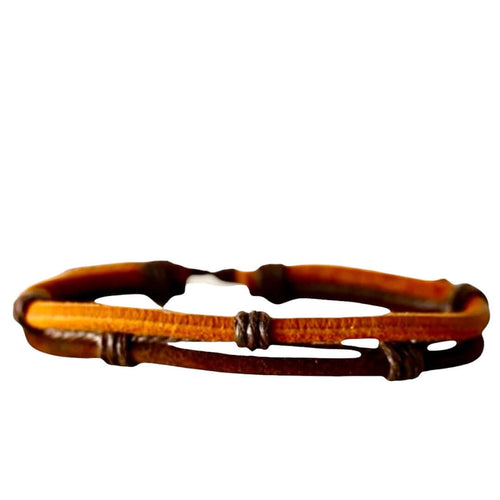 Verstellbares hellbraunes Lederarmband mit verbundenen Strängen