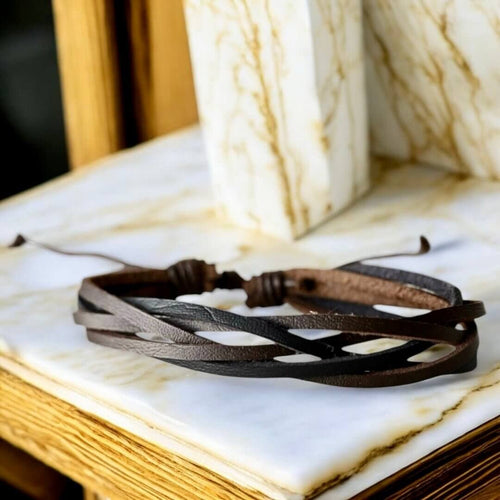 Verstellbares weit geflochtenes Lederarmband, dunkelbraun