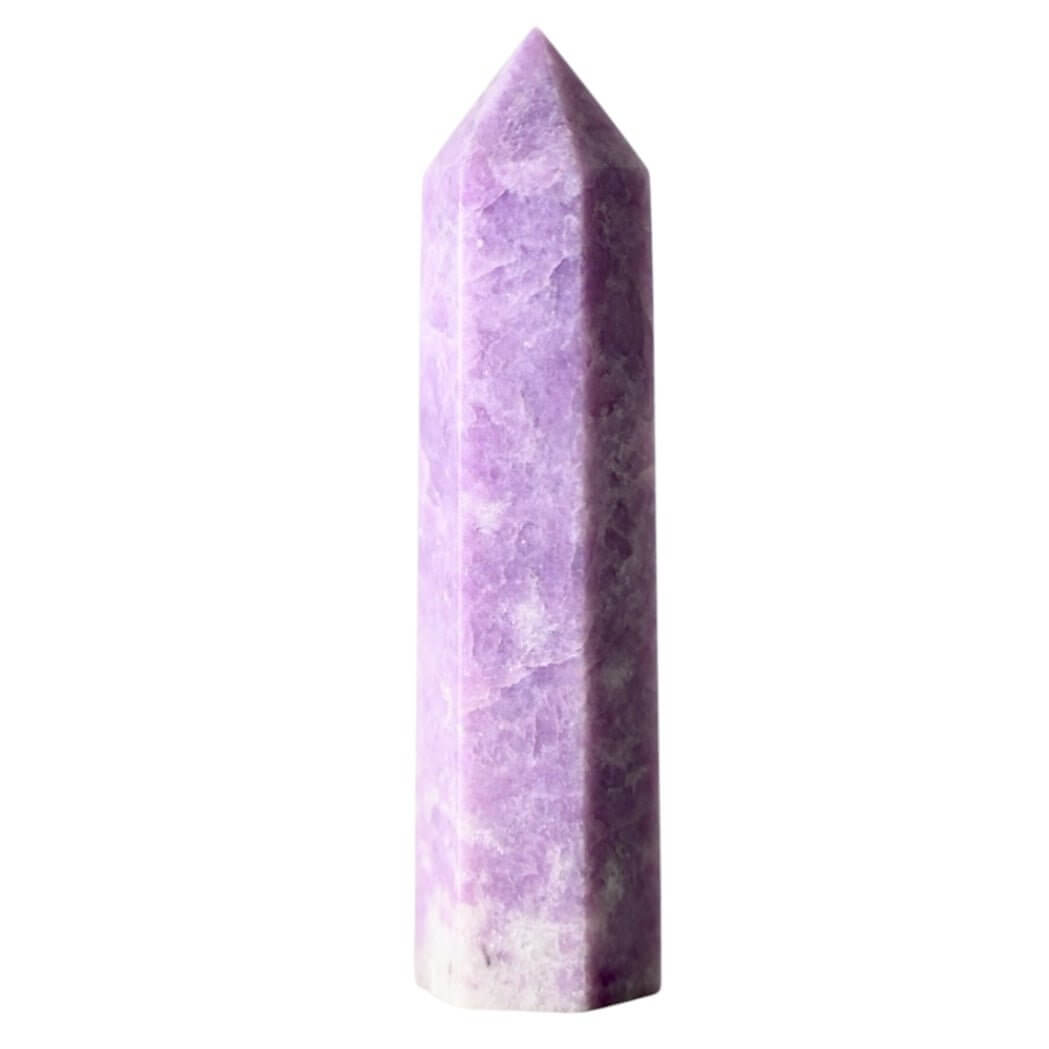 Lepidolith Obelisk – sanfte Stärke in zartem Violett