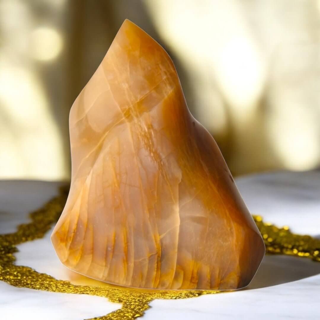 Mondstein-Flamme in Orange – Ausdrucksstarkes Edelsteinstück für Sammler