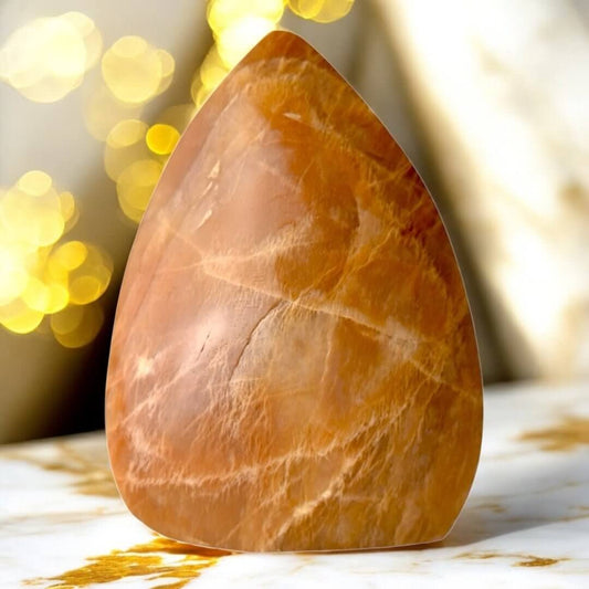 Orange Mondstein Freiform – harmonische Farbspiele für Gelassenheit