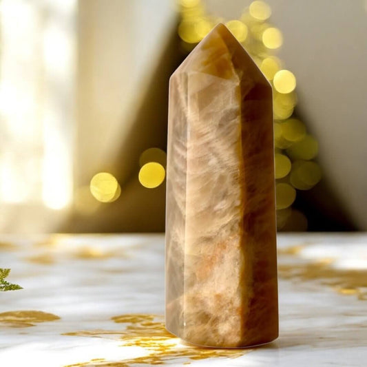 Strahlender Oranger Mondstein Obelisk – Energie und warme Akzente für dein Zuhause