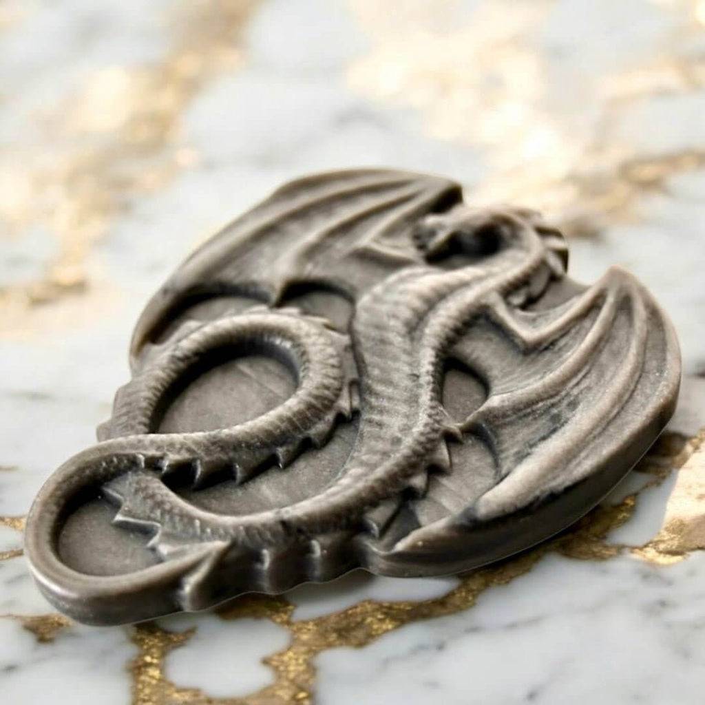 Drache aus Silber Obsidian – Mystische Naturfigur voller Kraft und Eleganz