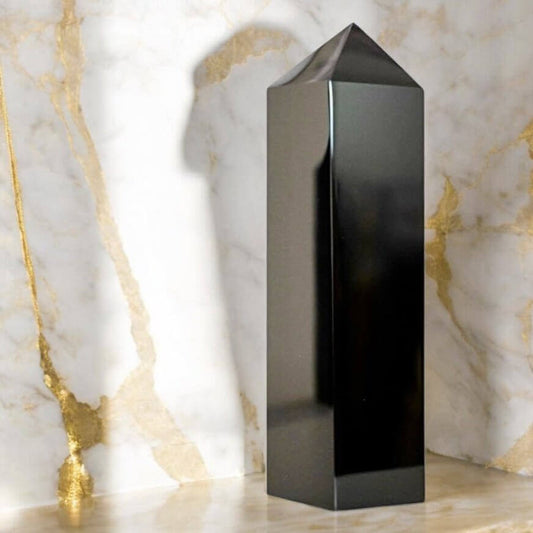Großer Obsidian-Obelisk – kraftvoller Schutzstein für Klarheit, Stabilität und innere Stärke