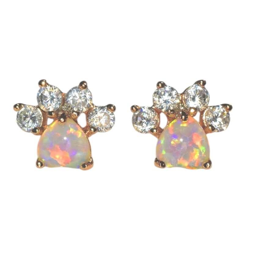 Glänzende Ohrstecker in Roségold mit Opal – süßes Pfoten-Design