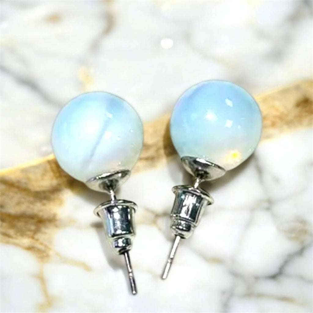 Ohrstecker mit Opalit-Kugel – dezenter Akzent für jeden Look