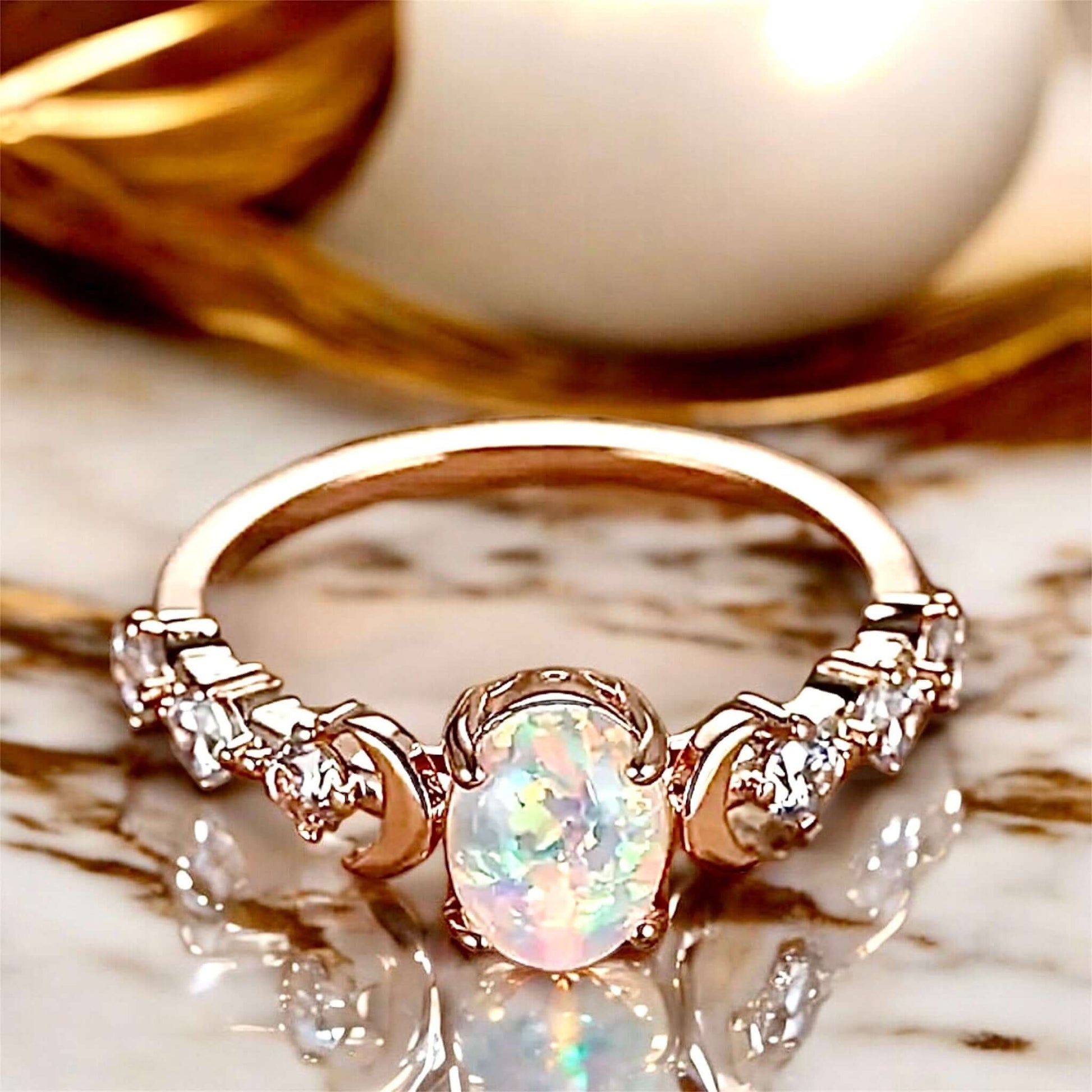 Roségoldener Ring mit Opal – elegantes Highlight für ausdrucksstarke Eleganz