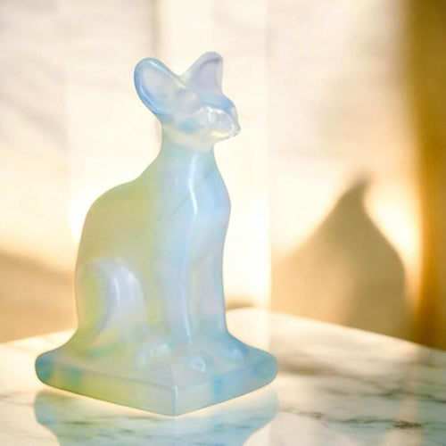 Opalit Katzenfigur - Schimmer & Schönheit