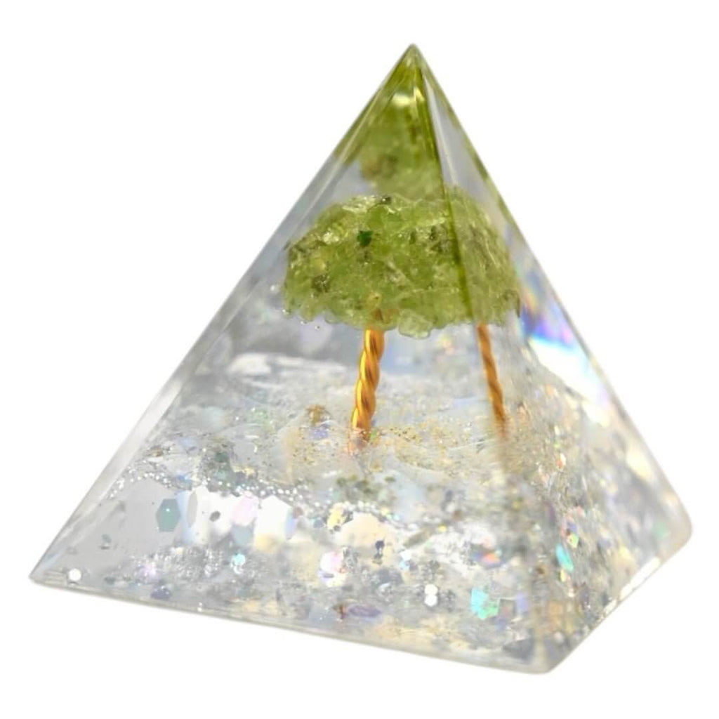 Wunderschöne Orgonit Pyramide mit Baum
