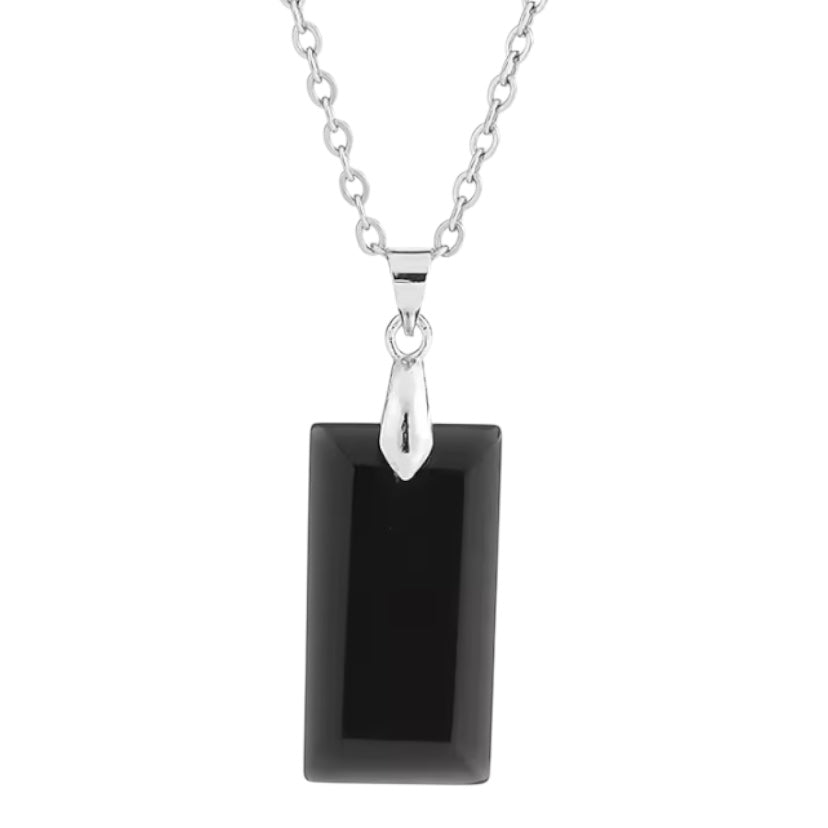 Obsidian – Silberne Kette mit geschliffenem Anhänger