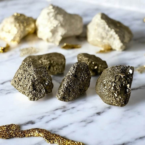 Funkelnder Pyrit Cluster – dekoratives Edelsteinobjekt für Ausgleich und Stabilität