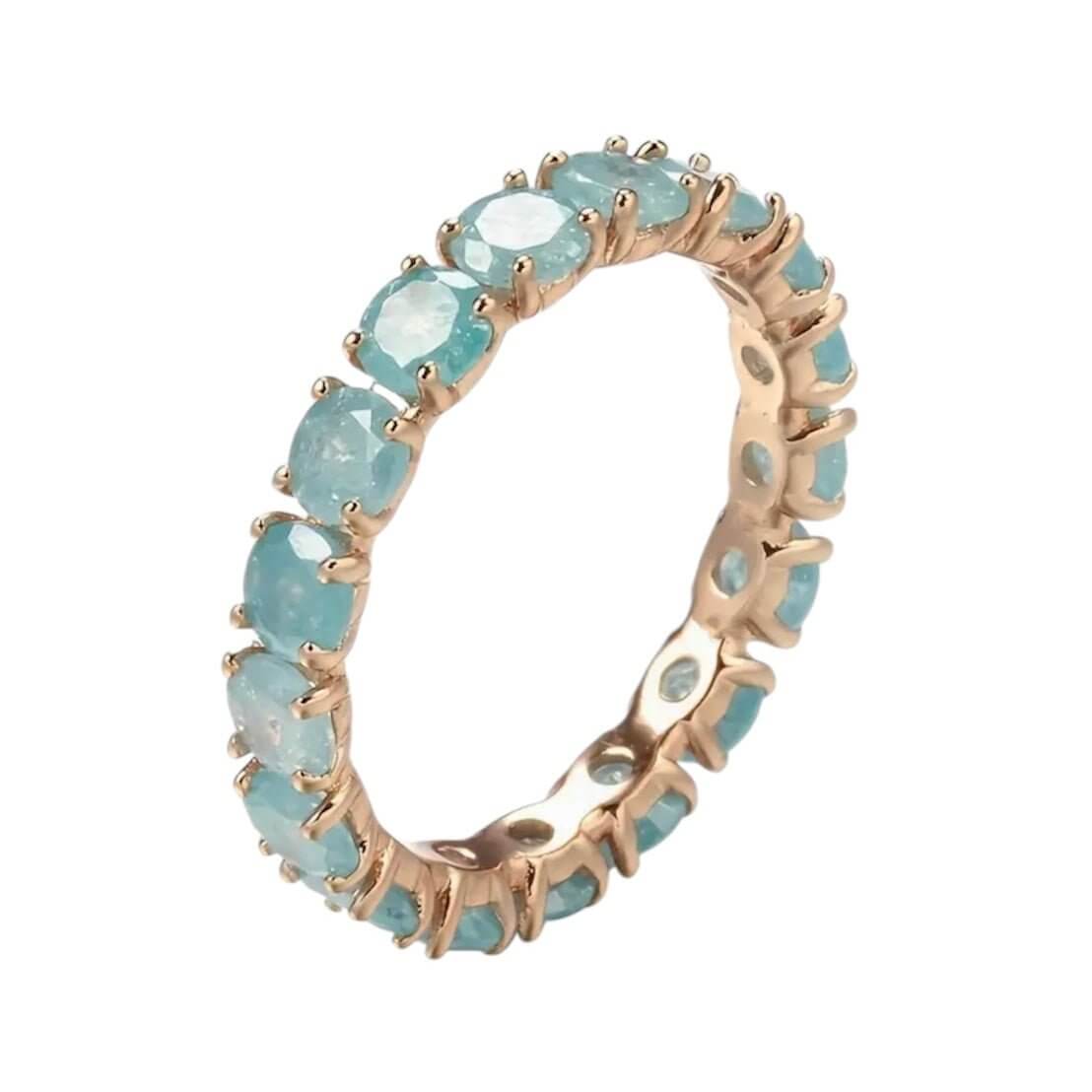 Funkelnder Band-Ring in Blau – elegantes Schmuckstück für leuchtende Akzente