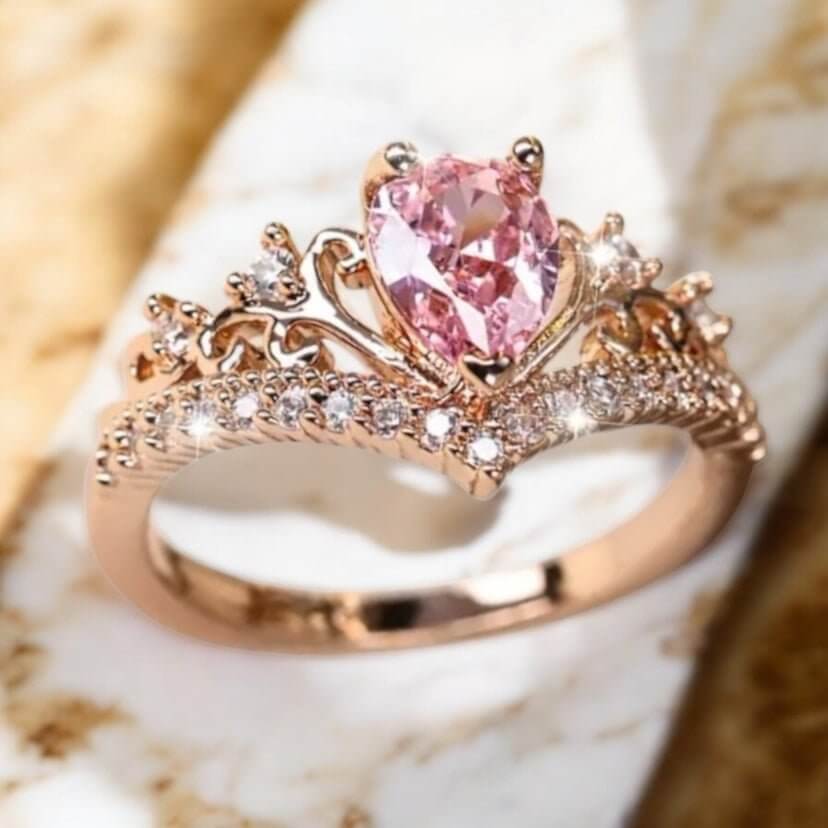 Diadem-Ring mit rosafarbenem Funkeln – stilvolles Highlight für charmante Eleganz
