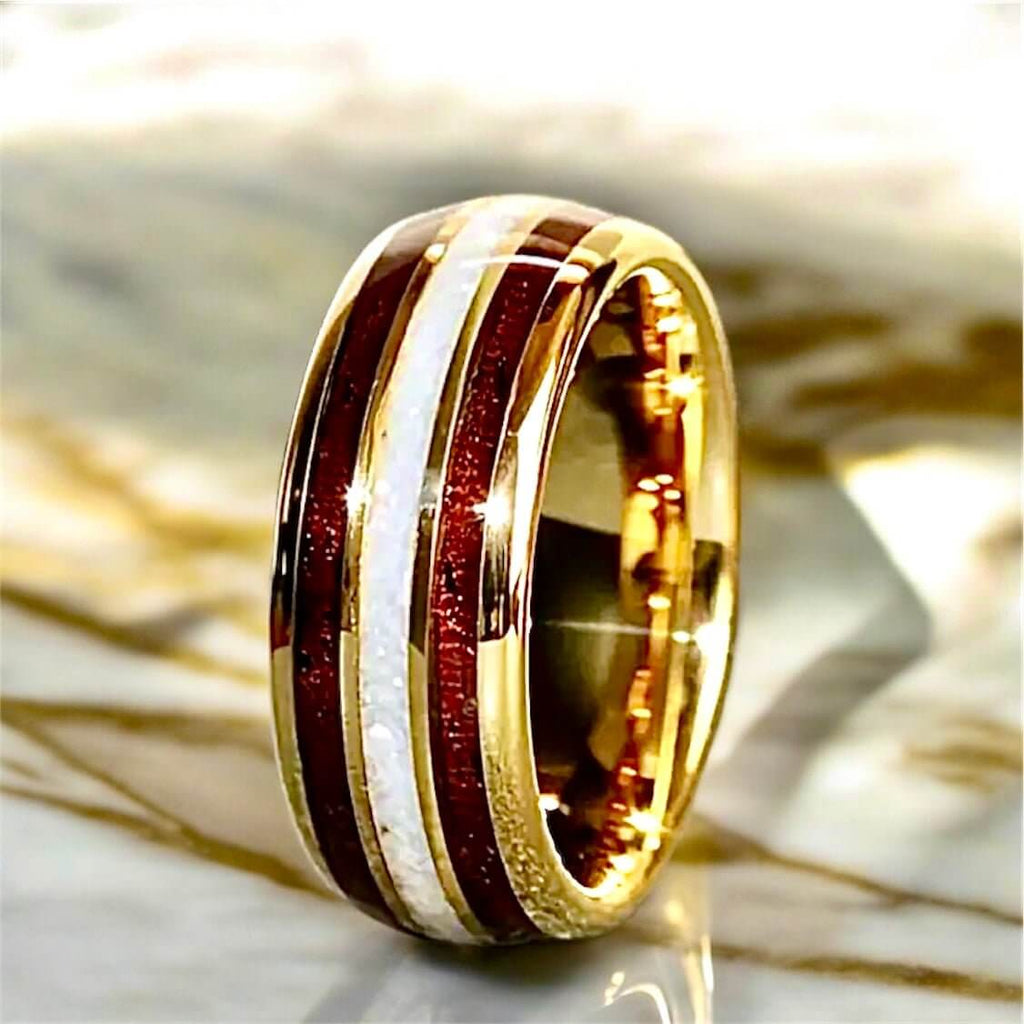 Eleganter Ring in Gold mit Holz-Detail – stilvolles Highlight für charmante Präsenz