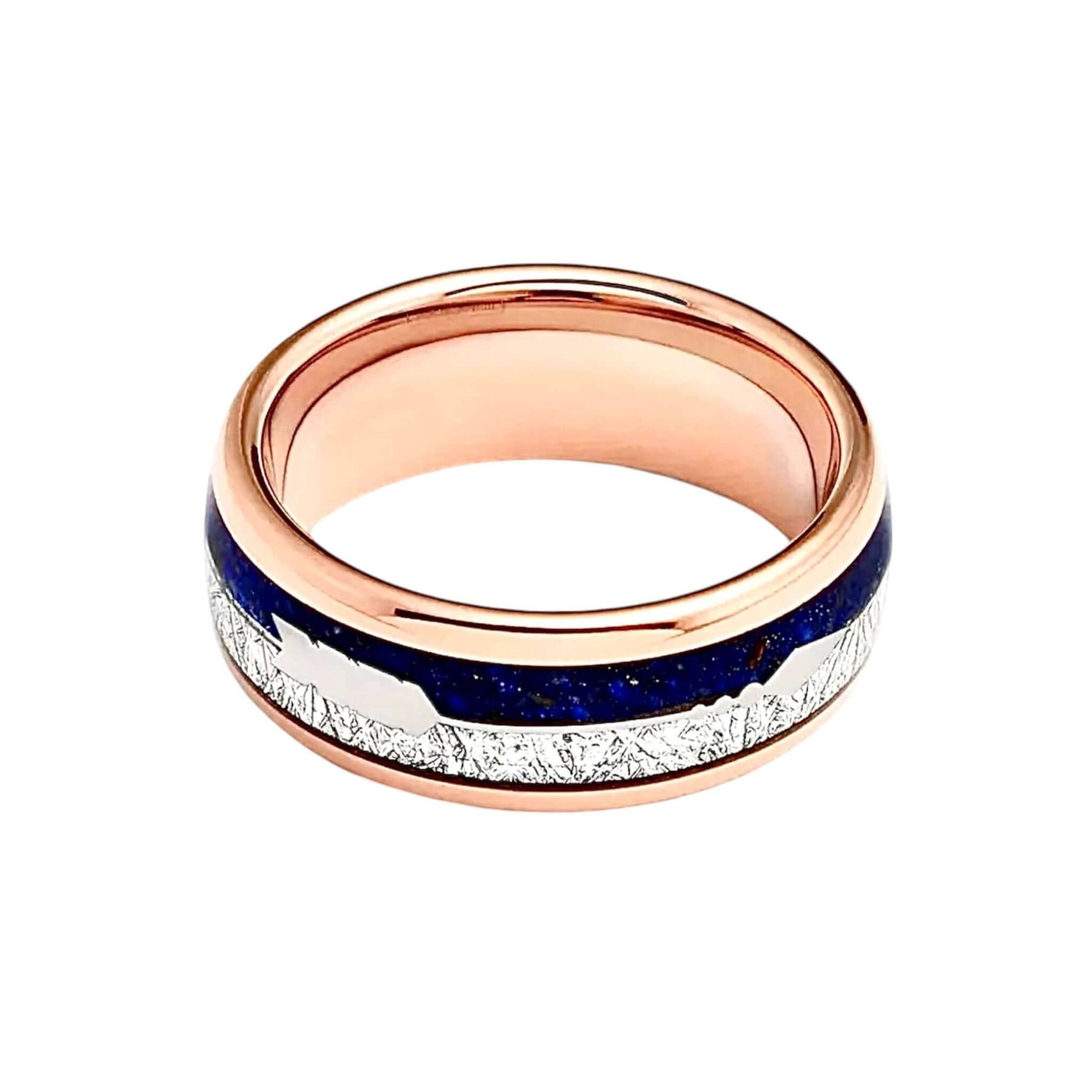 Roségoldene Ring mit dunkelblauem Pfeil-Design – dekoratives Accessoire für markanten Look