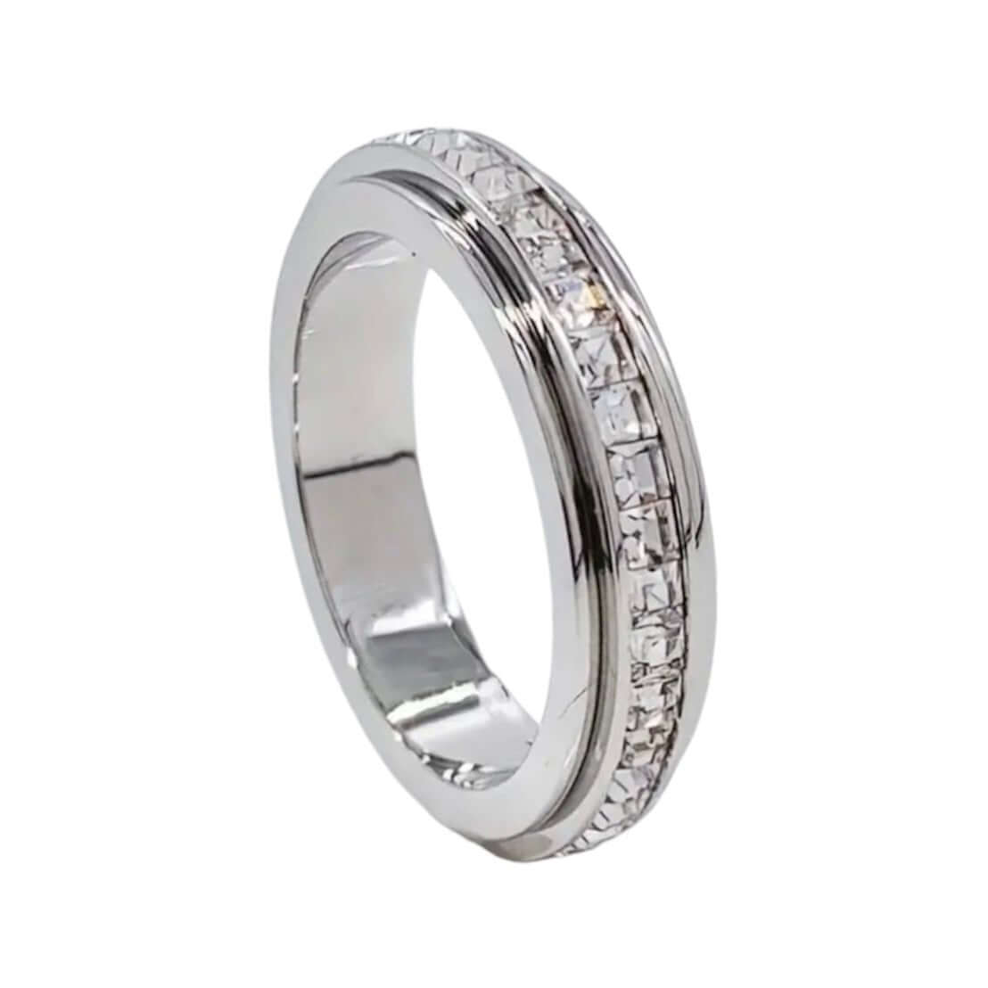 Silberner Band-Ring mit drehbarem Design – stilvolles Highlight für funkelnde Eleganz
