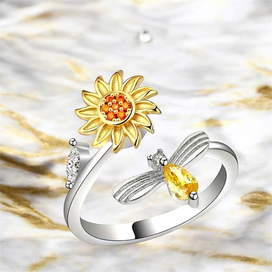 Offener Ring in Silber mit drehbarer Blume & Biene – Schmuckstück für verspielte Akzente