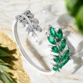 Silberner Ring mit Blatt-Design in Grün – elegantes Schmuckstück für charmante Präsenz