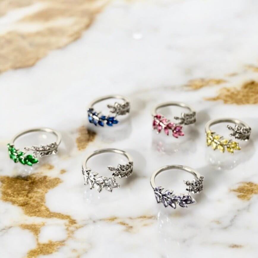 Silberner Ring mit Blatt-Design in Grün – elegantes Schmuckstück für charmante Präsenz