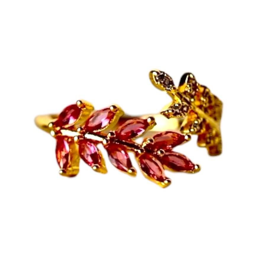 Goldener Ring mit Blatt-Design in Rot – elegantes Schmuckstück für charmante Präsenz