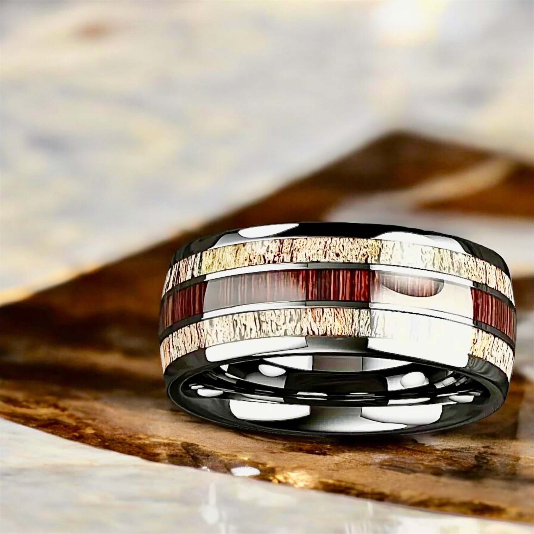Silberner Ring mit Holzmaserung – elegantes Schmuckstück für natürliche Akzente