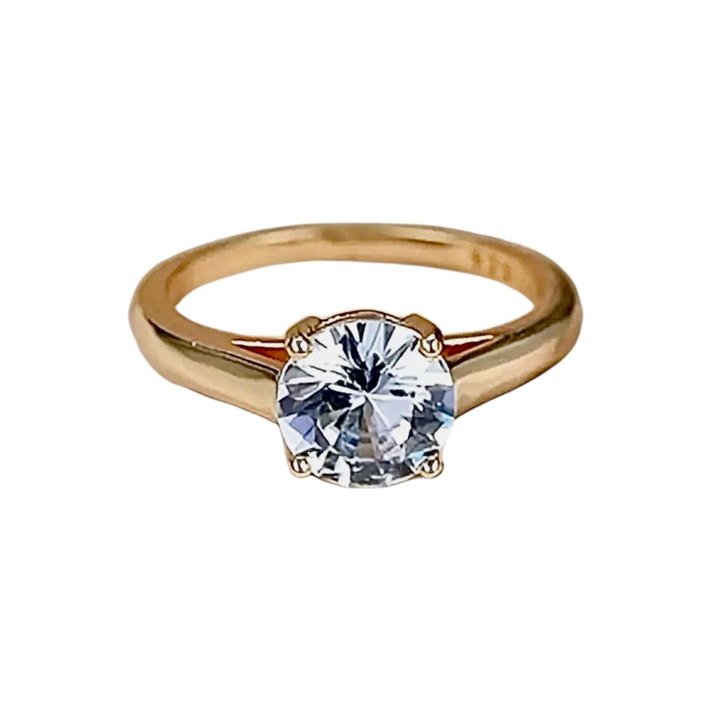 Goldener Solitär-Ring mit funkelndem Highlight – dekoratives Accessoire für ausdrucksstarken Look