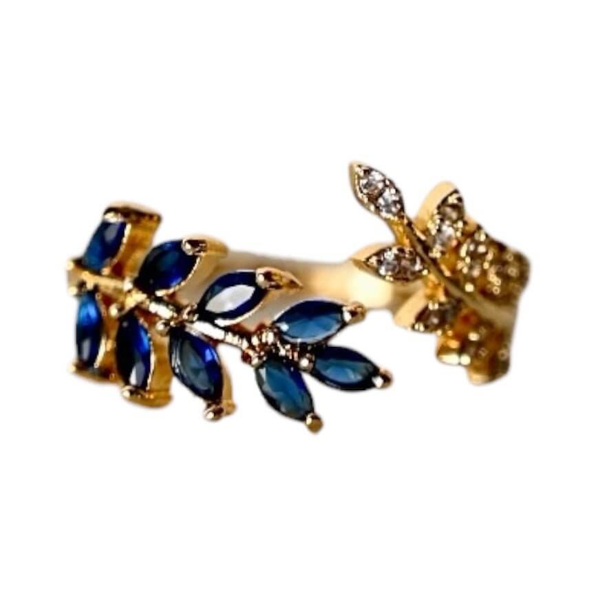 Goldener Ring mit Blatt-Design in Dunkelblau – elegantes Schmuckstück für charmante Präsenz