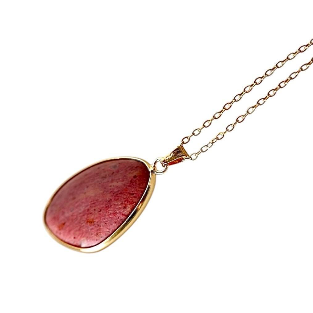 Goldene Kette mit Rodonit-Anhänger