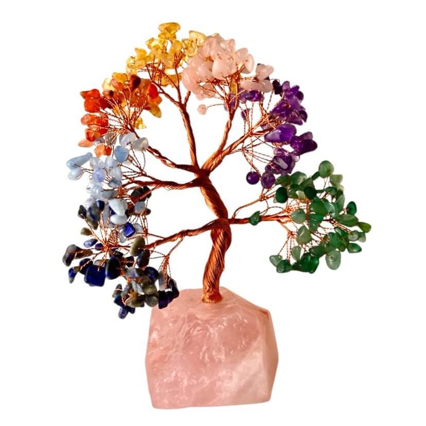 Bunter Edelstein-Baum auf Rosenquarzsockel