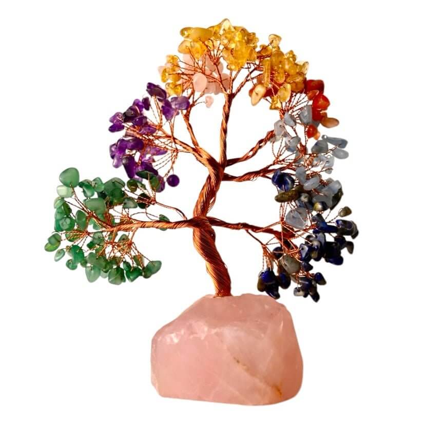 Bunter Edelstein-Baum auf Rosenquarzsockel