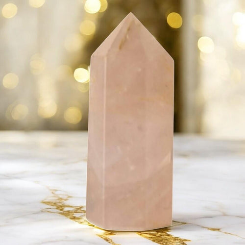 Rosenquarz Obelisk – natürliche Kraftquelle für innere Balance