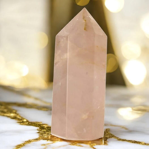 Rosenquarz Obelisk – natürliche Kraftquelle für innere Balance