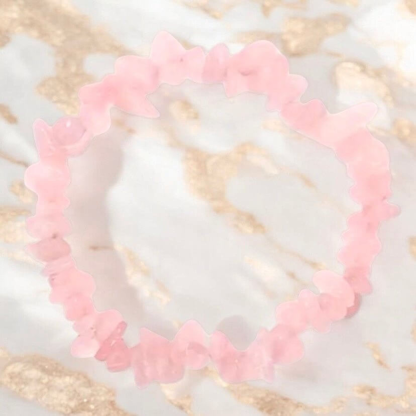 Splitterarmband mit Rosenquarz – Charmantes Edelsteinstück für Herzensfreude und Harmonie