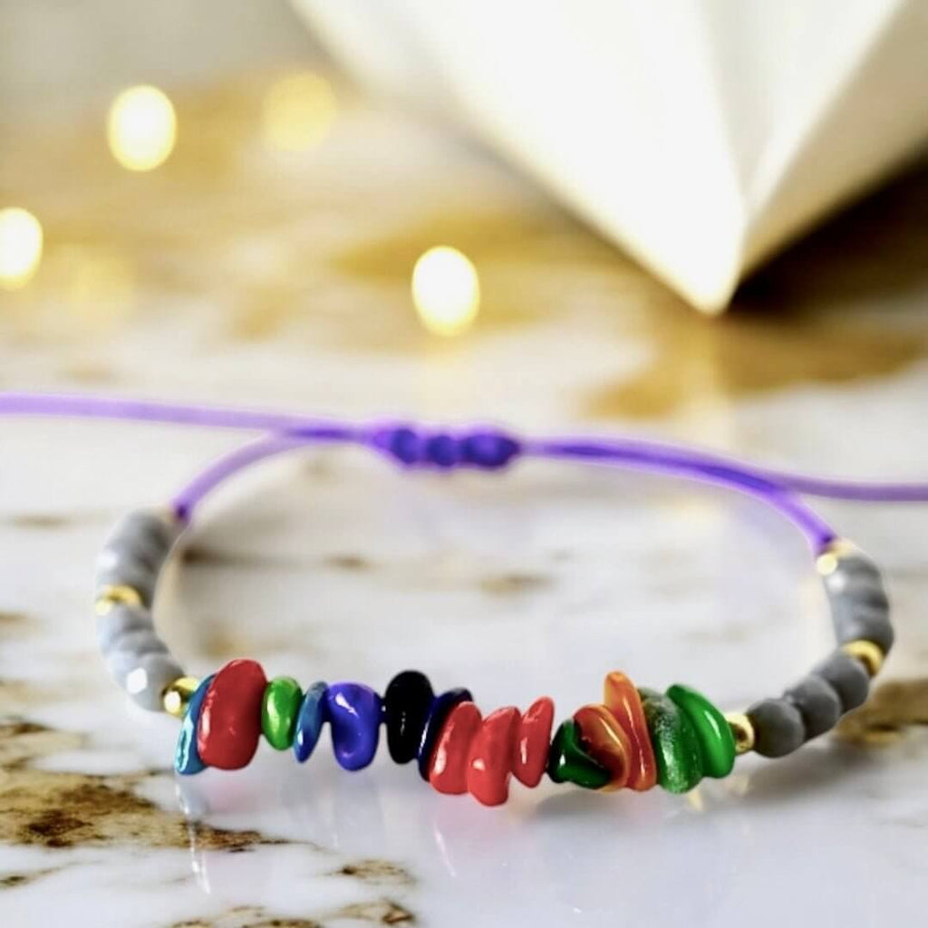 Schutzarmband aus gefärbter Muschelschale – Farben des Ozeans, Kraft des Meeres