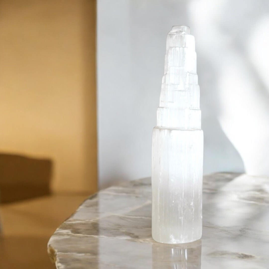 Großer Selenit-Turm – strahlender Kristall für Klarheit, Ruhe und energetische Reinigung