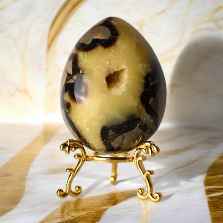 Ei aus Septarian – Kraftvolles Kristallobjekt für Sammler und Wohnräume