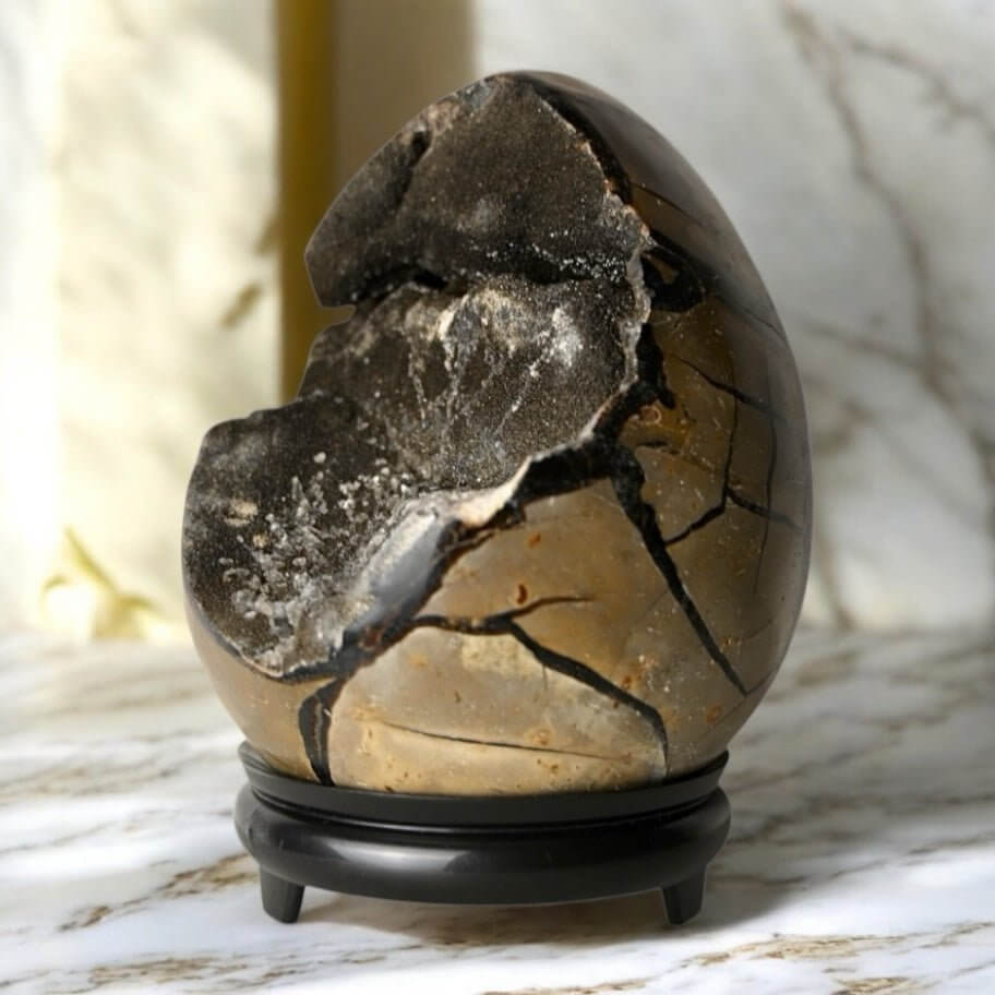 Riesiges Septarian Ei – Majestätisches Naturjuwel mit eindrucksvollen Drusen