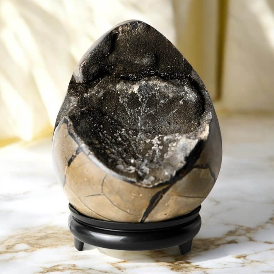 Riesiges Septarian Ei – Majestätisches Naturjuwel mit eindrucksvollen Drusen