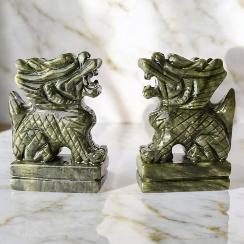 Grüne Drachen aus Serpentin – Faszinierende Naturjuwele für Gelassenheit und besondere Akzente