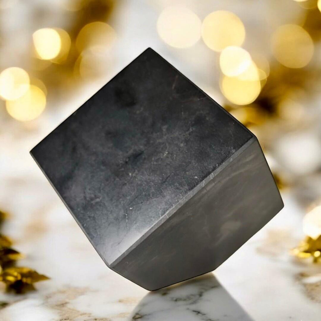 Shungit Würfel – Massives Kristallstück für dekorative Highlights und Sammler