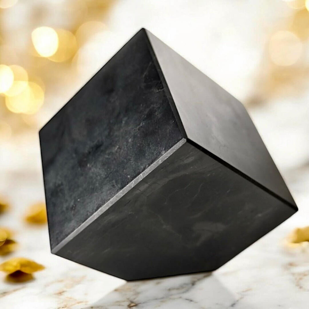 Shungit Würfel – Massives Kristallstück für dekorative Highlights und Sammler