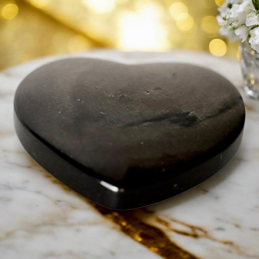 Silber Obsidian Herz – Schimmerndes Naturstück