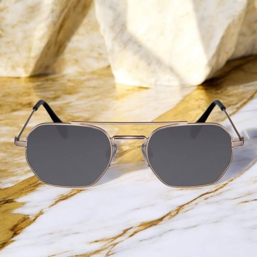 Silberne eckige Sonnenbrille mit Steg