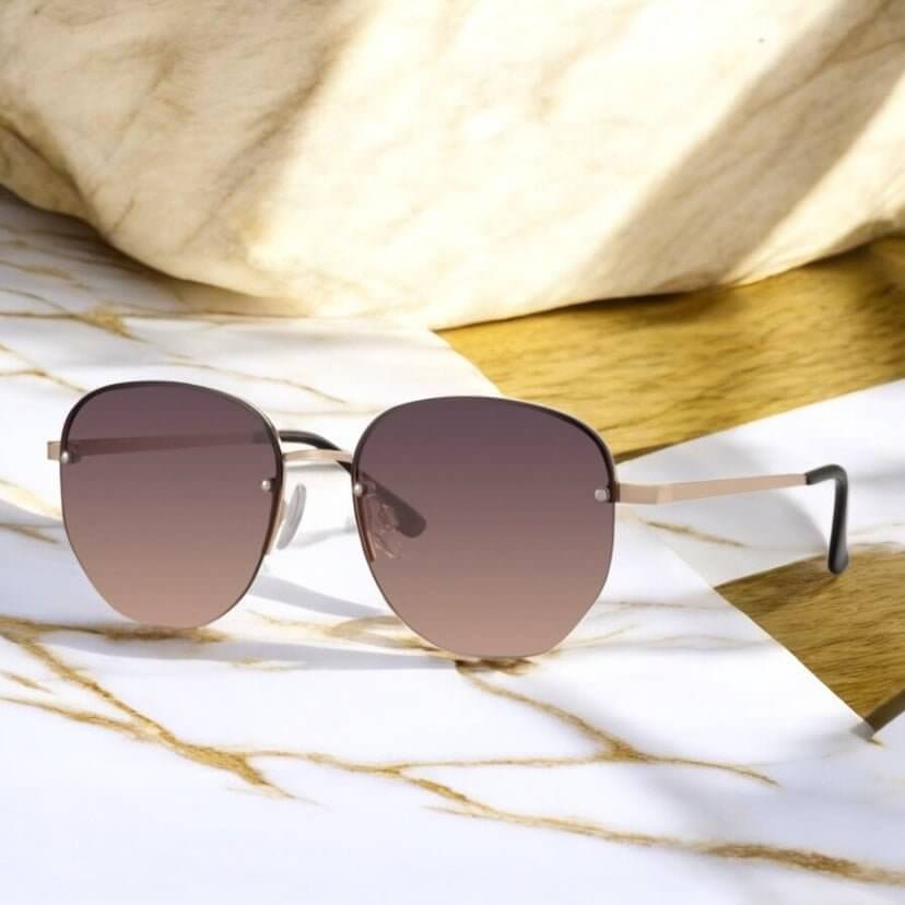 Goldene Sonnenbrille mit Verlauf