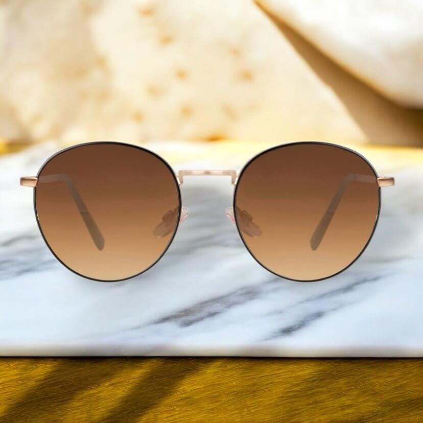 Goldene Sonnenbrille mit braunem Verlauf