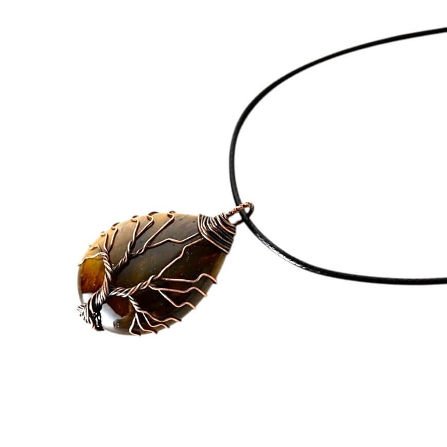 Halskette mit tropfenförmigen Tigerauge und Kupfer