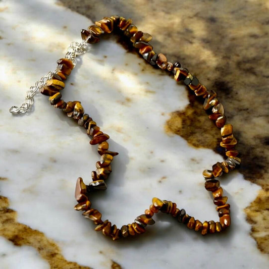 Splitter Halskette Tigerauge – stilvolles Naturkunstwerk mit sanftem Schimmer