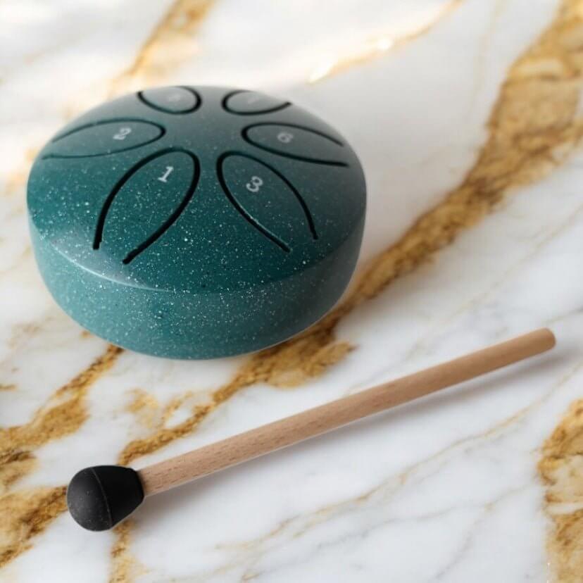 Kleine Zungentrommel in Blau – beruhigende Töne für Körper und Geist