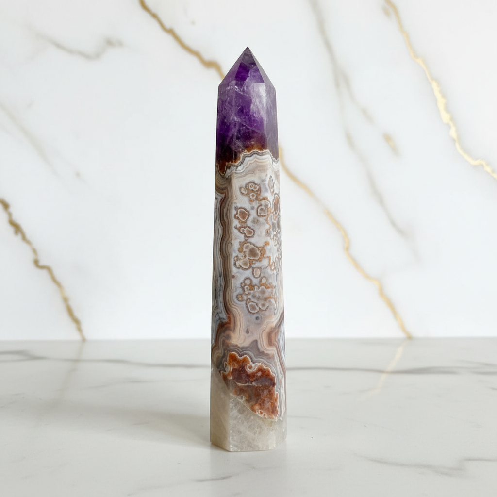 Amethyst-Achat-Obelisk rotiert