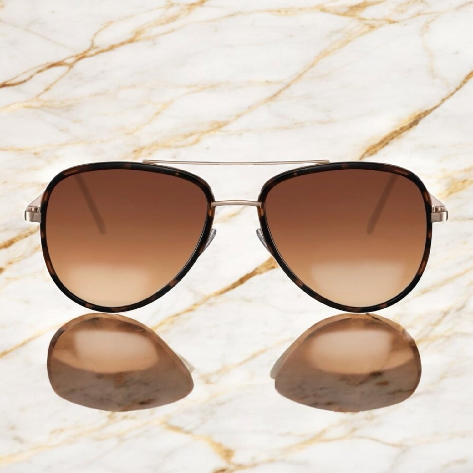 Auffällige braune Sonnenbrille mit Steg - CrystalScents